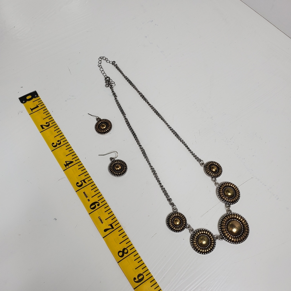 Silver/Gold Earring and Necklace Set - Picture 6 of 12